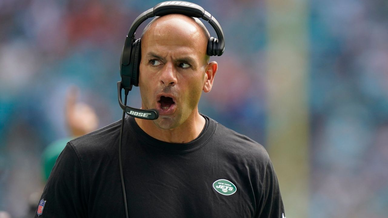 Jets' Robert Saleh tests positive for COVID-19 1