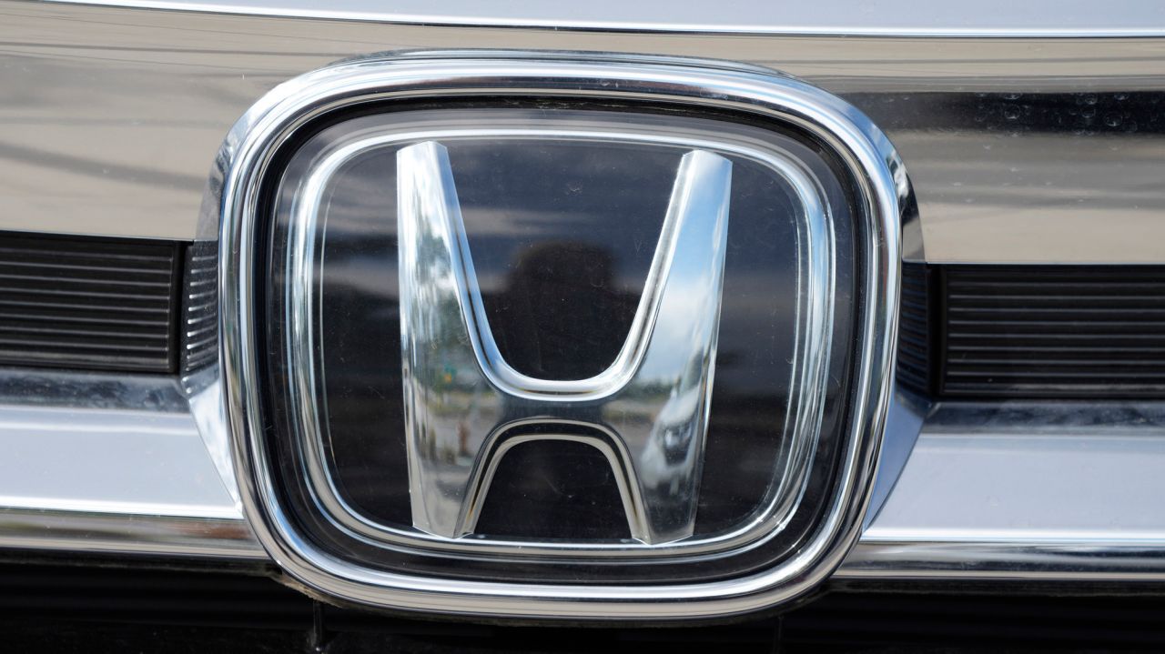 Honda recalls SUVs and pickups because hoods can fly
open 1