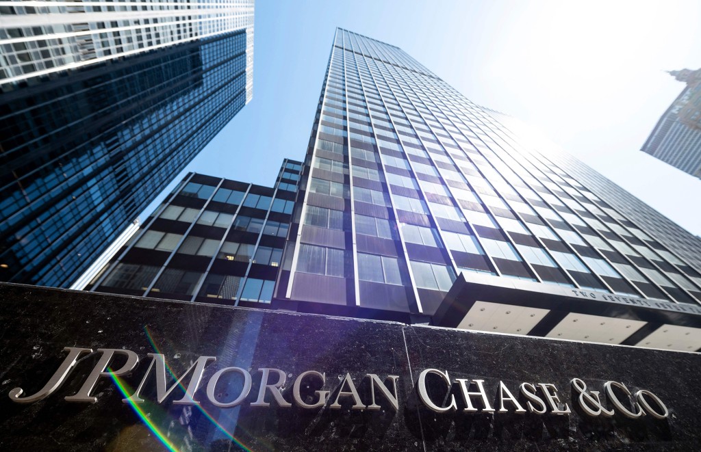 JPMorgan bans unvaccinated staff and guests from Manhattan
offices 1