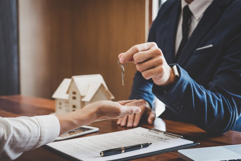 Law Student Wins Case After Suing Landlord Using Class
Textbooks 1