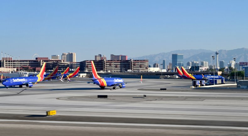 Matthew Ray Hancock Dons Clown Mask, Says He Has Bomb in
Limo at Las Vegas Airport: Police 1