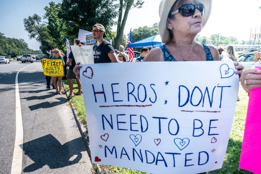 Defiance of Gov. Hochul’s mask mandate grows as all of LI
refuses to enforce it 1