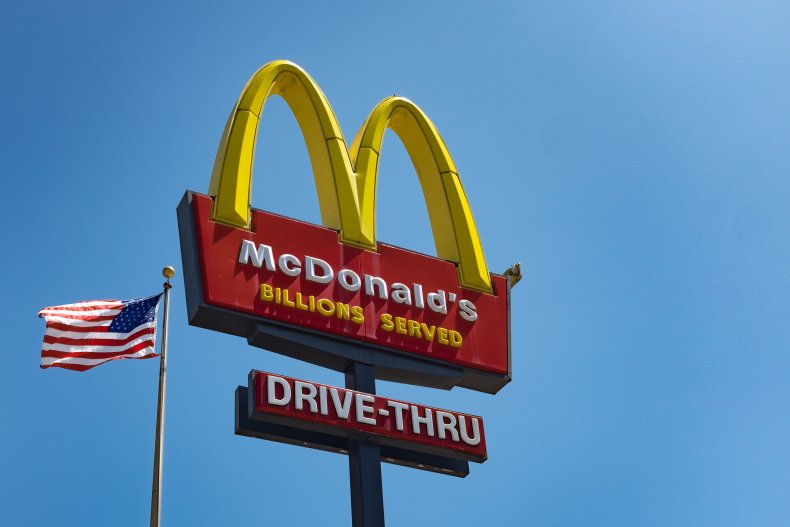 McDonald's Worker Pulled Gun on Customer for Not Having a
Mask, Woman Says 1