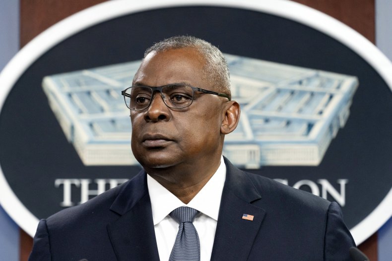 Pentagon Outlines What Qualifies as Extremism After Service
Members Charged in Jan. 6 Riot 1