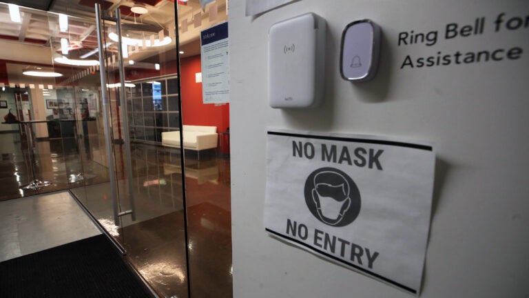 Mass. Medical Society calls for statewide mask mandate for
all indoor public settings 1