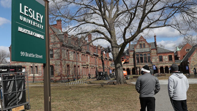 Lesley students protest, claiming food, laundry, water
issues 1
