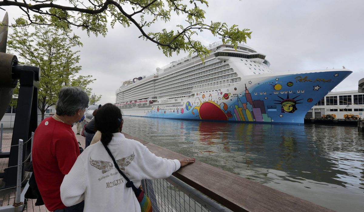 Cruise ship with COVID-19 infections arrives in New
Orleans 1