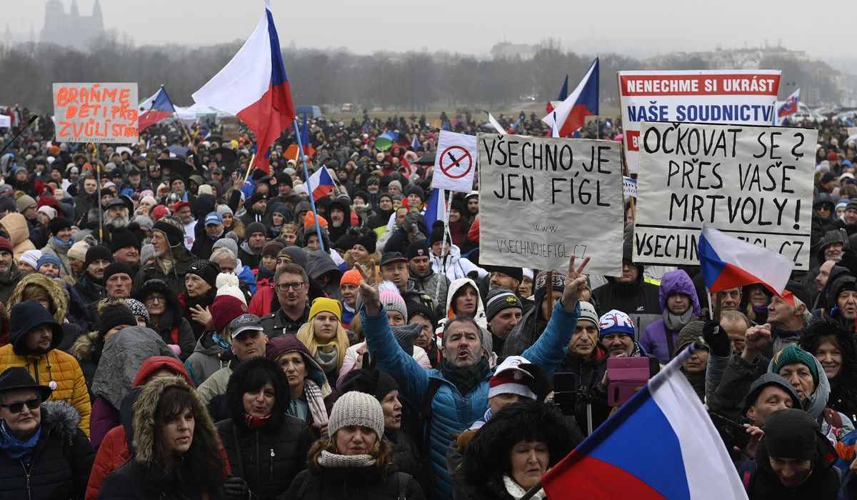 Thousands protest in Prague against COVID vaccine
mandate 1