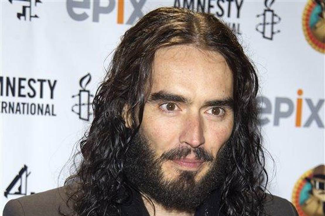 [WATCH] Russell Brand Calls Out Fake News Media for Convoy
Protest Blackout, Goes Viral 1