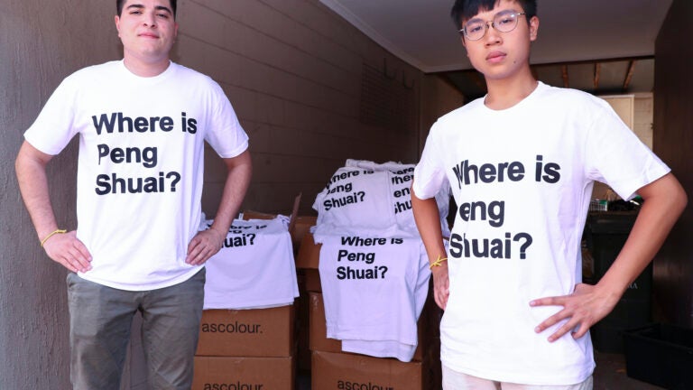 Where is Peng Shuai? Australian Open T-shirts grab
attention 1
