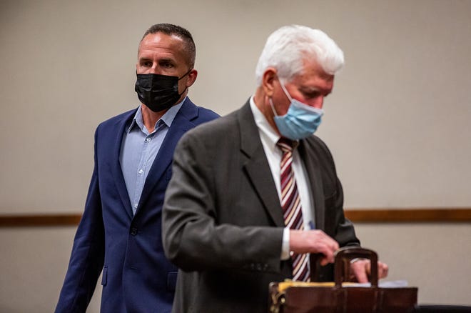 Ex-Louisville police officer goes to trial for role in
Breonna Taylor shooting: What to know 1