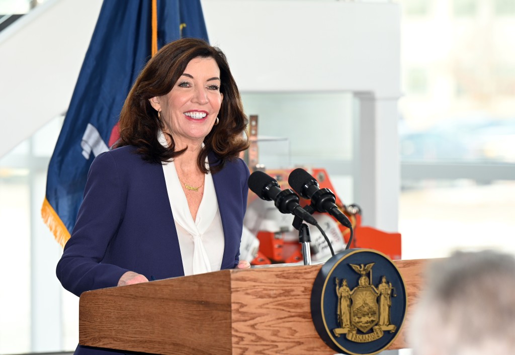 New York keeps spending more on schools and getting less
results 1