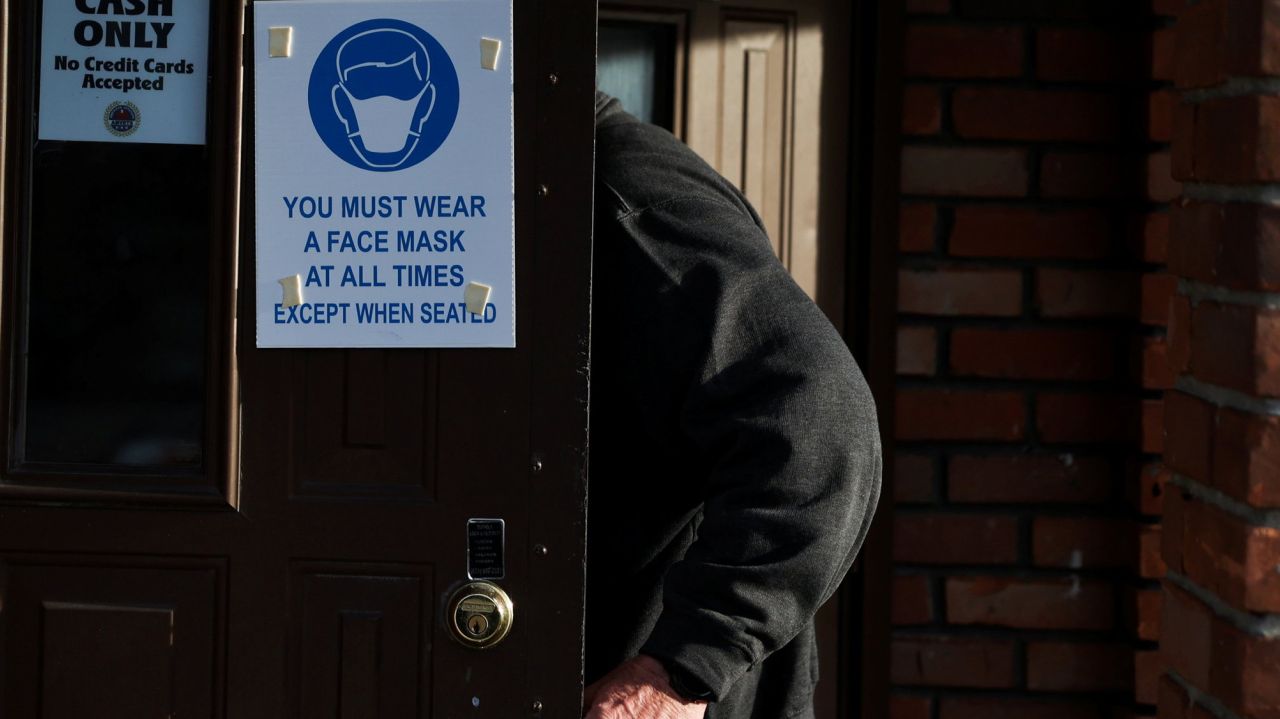 Indoor COVID-19 mask mandate should be extended,
medical experts say 1