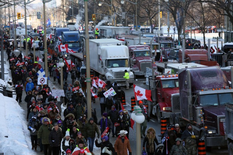 Canadian Truckers Say They Have Enough Money to Keep
Protesting for 4 Years 1