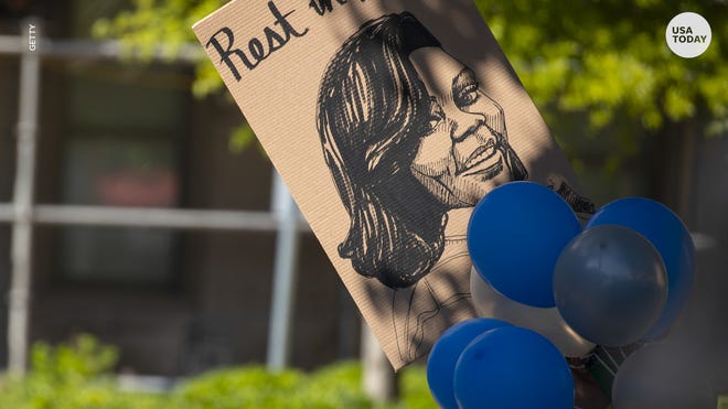 'Lurking ... beneath the surface': How Breonna Taylor will
affect trial of former Louisville officer 1