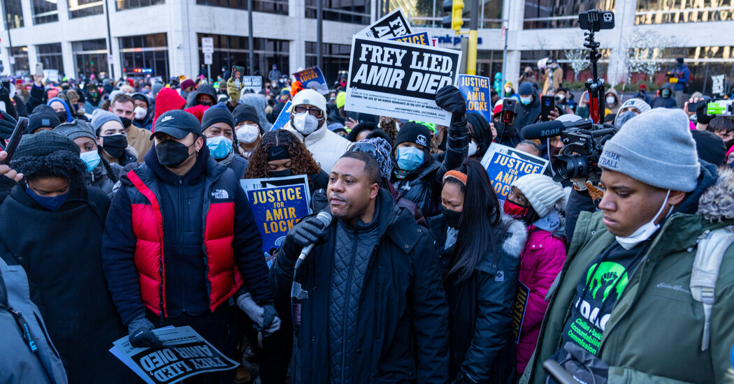 Police Killing of Amir Locke Brings Out Protesters in
Minneapolis 1