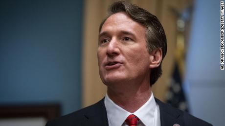 Parents' bid to block Youngkin school mask policy dismissed,
but temporary hold granted to school districts still stands 1