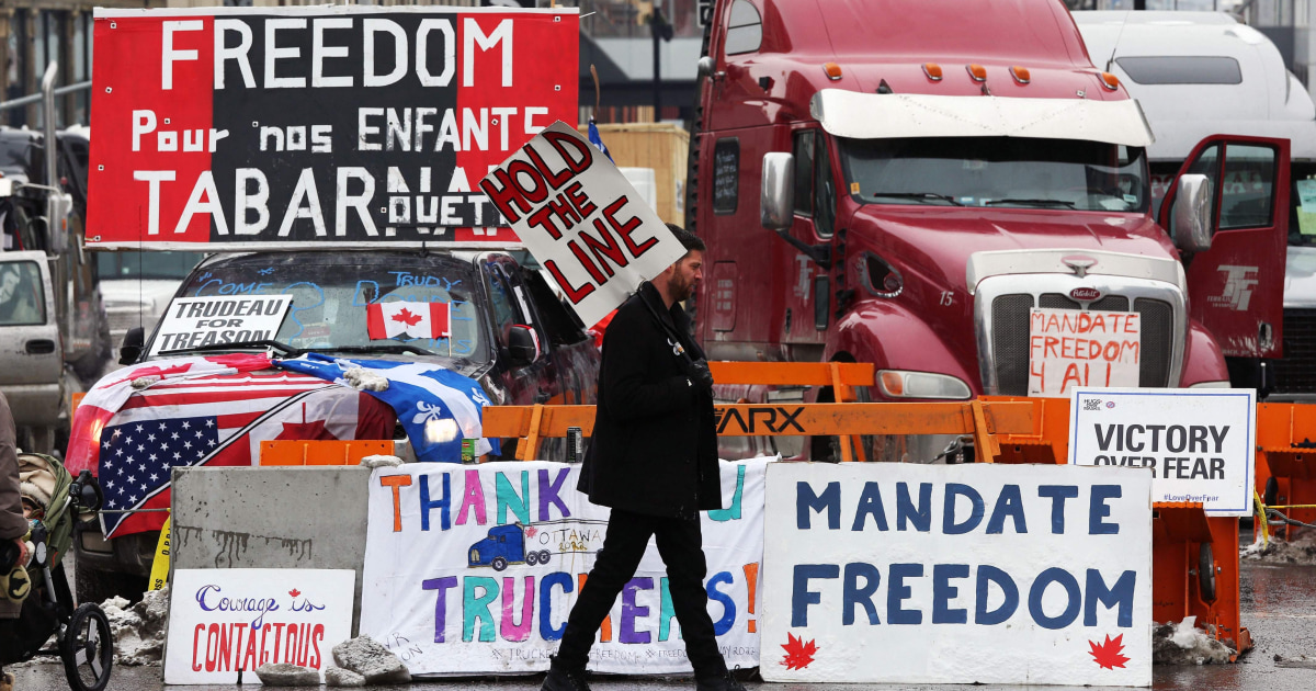 ‘I just don’t feel safe’: Ottawa residents describe fears
amid trucker protest as Canada’s far right comes into focus 1