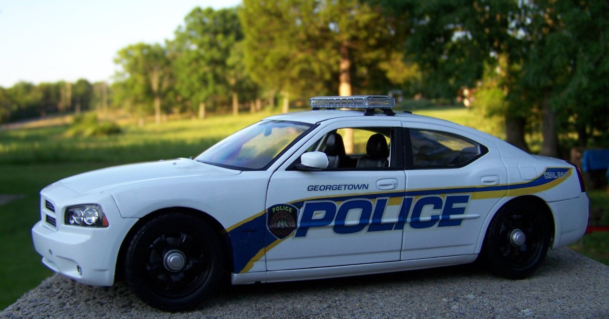 Police officer charged in fatal shooting of man who
allegedly ran through stop sign 1
