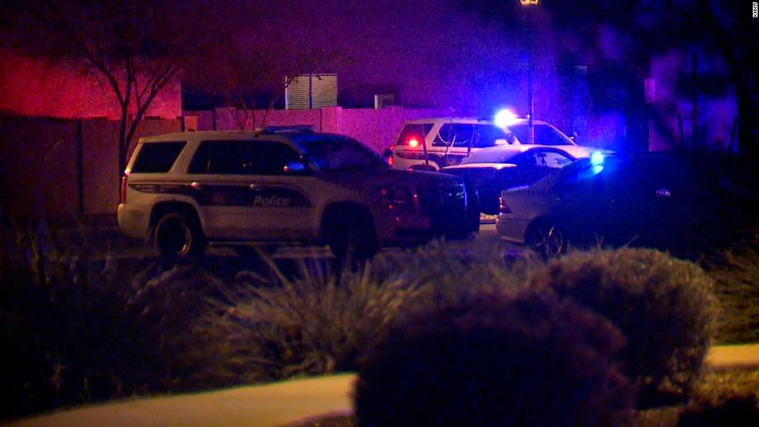At least six people, including five officers, injured in
Phoenix shooting and barricade situation 1