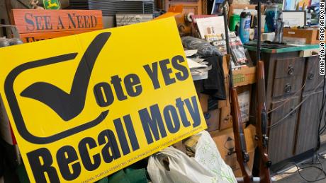 Furor over county Covid-19 restrictions pushes some
municipalities to create private health departments 1
