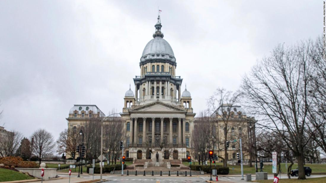 Illinois House Democrats vote to remove unmasked Republicans
from state chamber 1