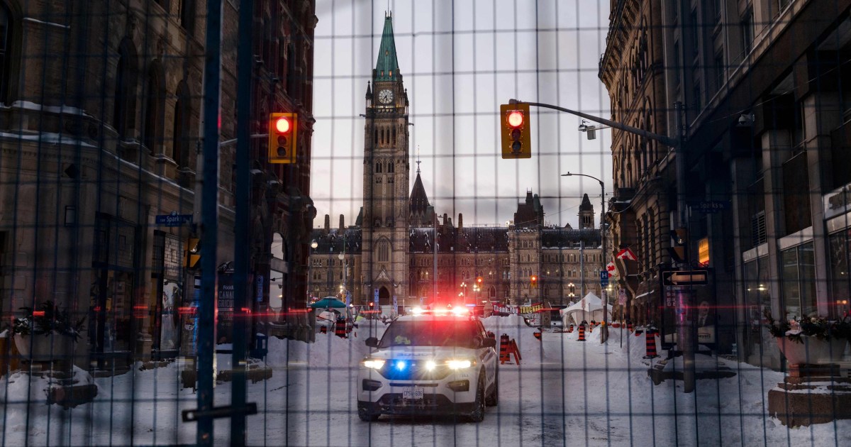 Ottawa police appear to end protesters’ hold of streets near
Canada's Parliament 1
