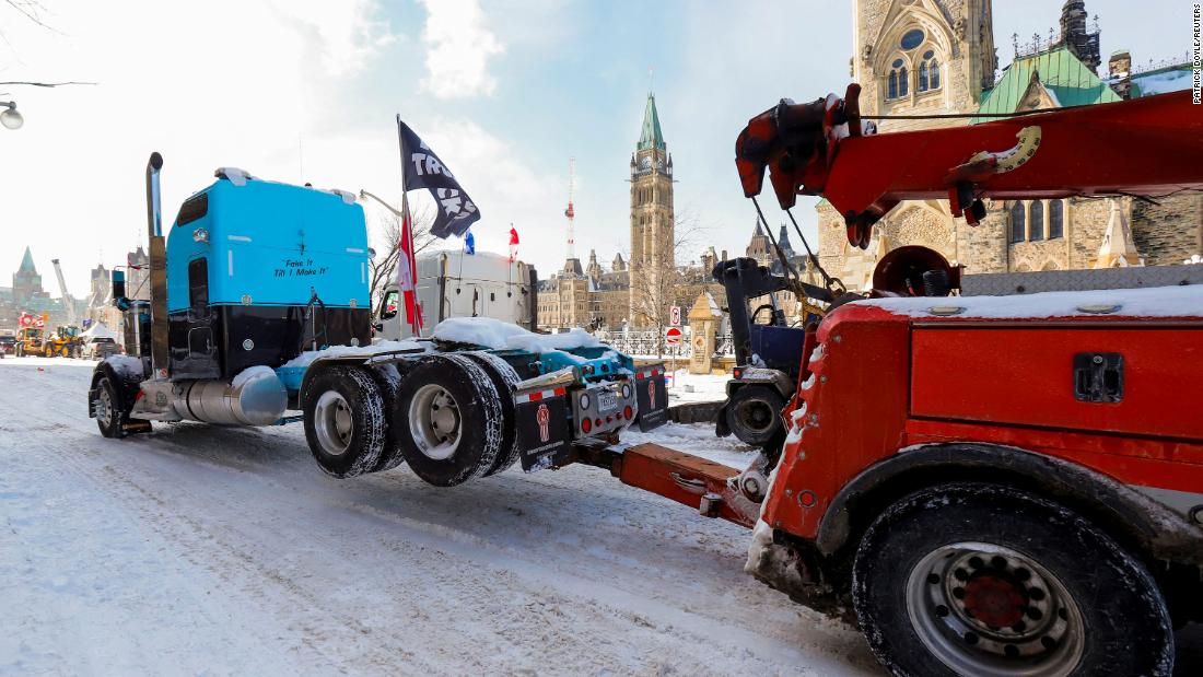 Fact check: Debunking more false Fox claims about the
Canadian convoy protests 1