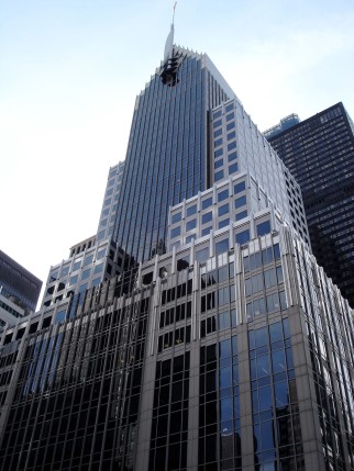 Smokin’ hot Midtown office tower defies pessimists 1