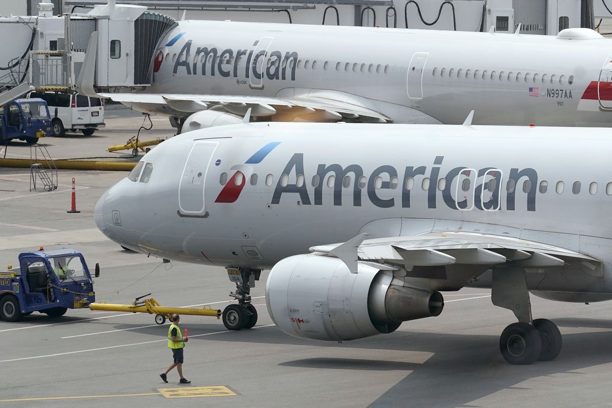 American Airlines passenger facing federal charges for
allegedly attempting to open plane door mid-flight 1 American Airlines passenger facing federal charges for
allegedly attempting to open plane door mid-flight 1