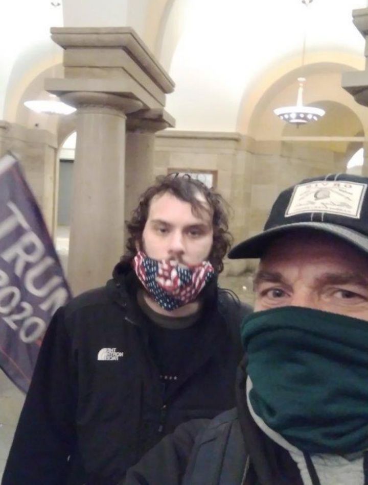 Capitol Rioter With Photo From Senator’s Office Told FBI
He’d Visited A ‘Gift Shop’ 1