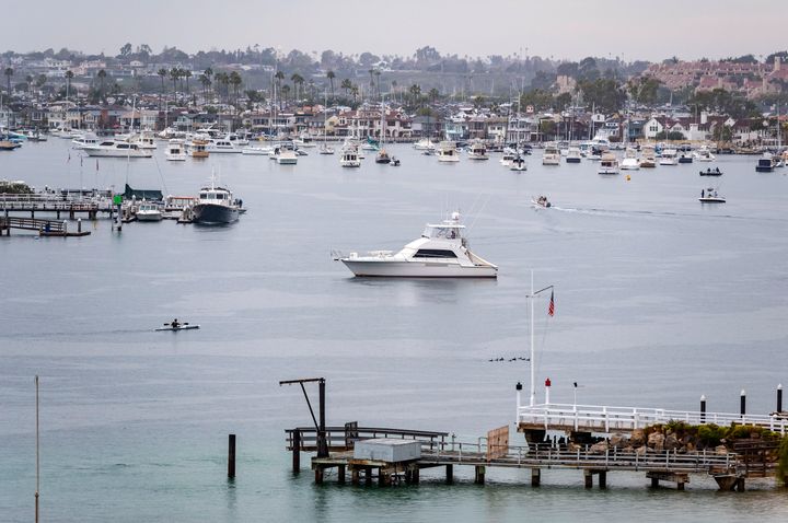 Police Helicopter Crash Kills 1 Officer, Injures Another At
California Beach 1