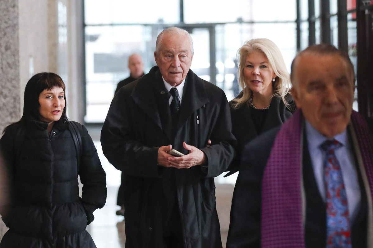 Vrdolyak lawyers renew attempt to have him released from
custody, citing poor health, COVID-19 1 Vrdolyak lawyers renew attempt to have him released from
custody, citing poor health, COVID-19 1