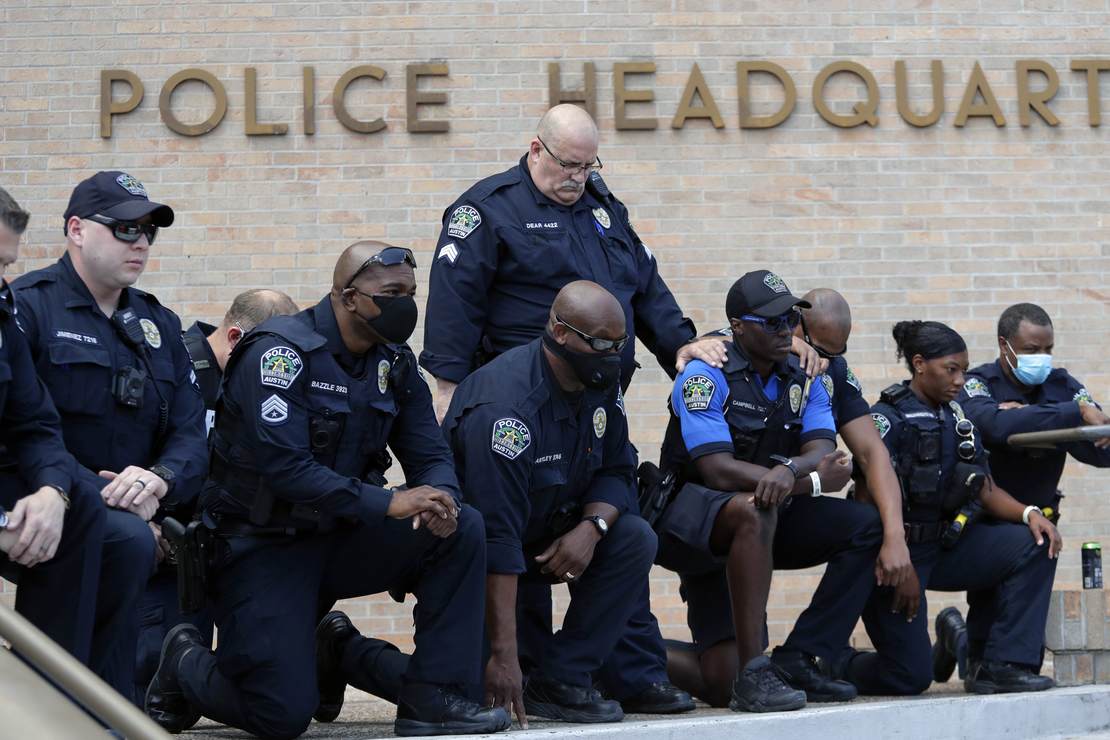 Cop Charged With Misconduct During George Floyd Protests is
Running for Congress 1