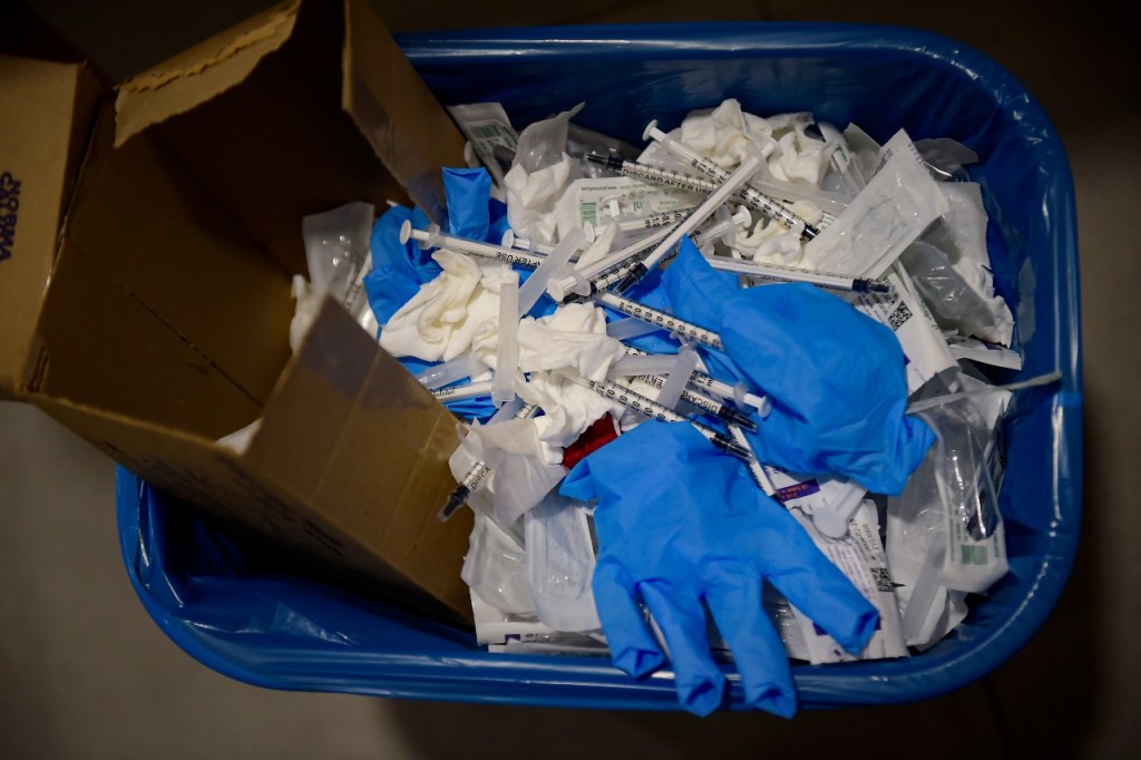 Too many masks: WHO cites glut of waste from COVID
response 1
