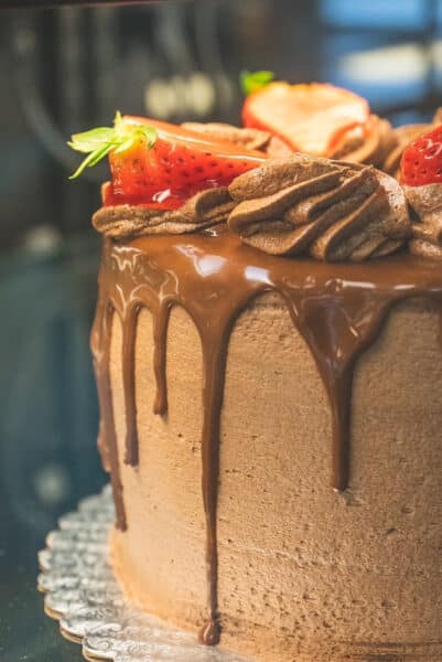 After a decade selling cake supplies, Denver couple opens
own bakery in Jefferson Park 1