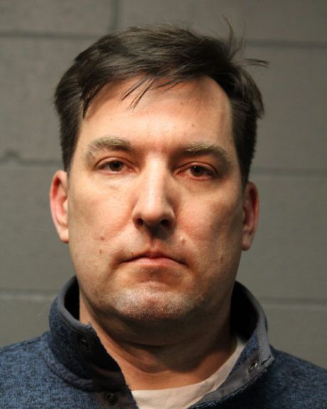 Chicago Police officer charged with punching man who
allegedly shot at cops in University Village 1