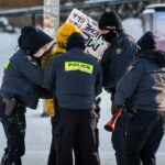 Canadian police start arresting protesters in Ottawa 7
