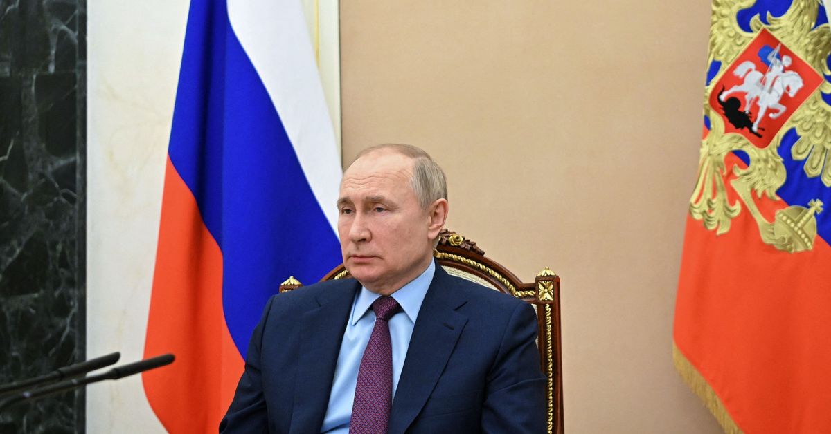 Left without a voice, anti-war Russians pen open letters to
Putin 1