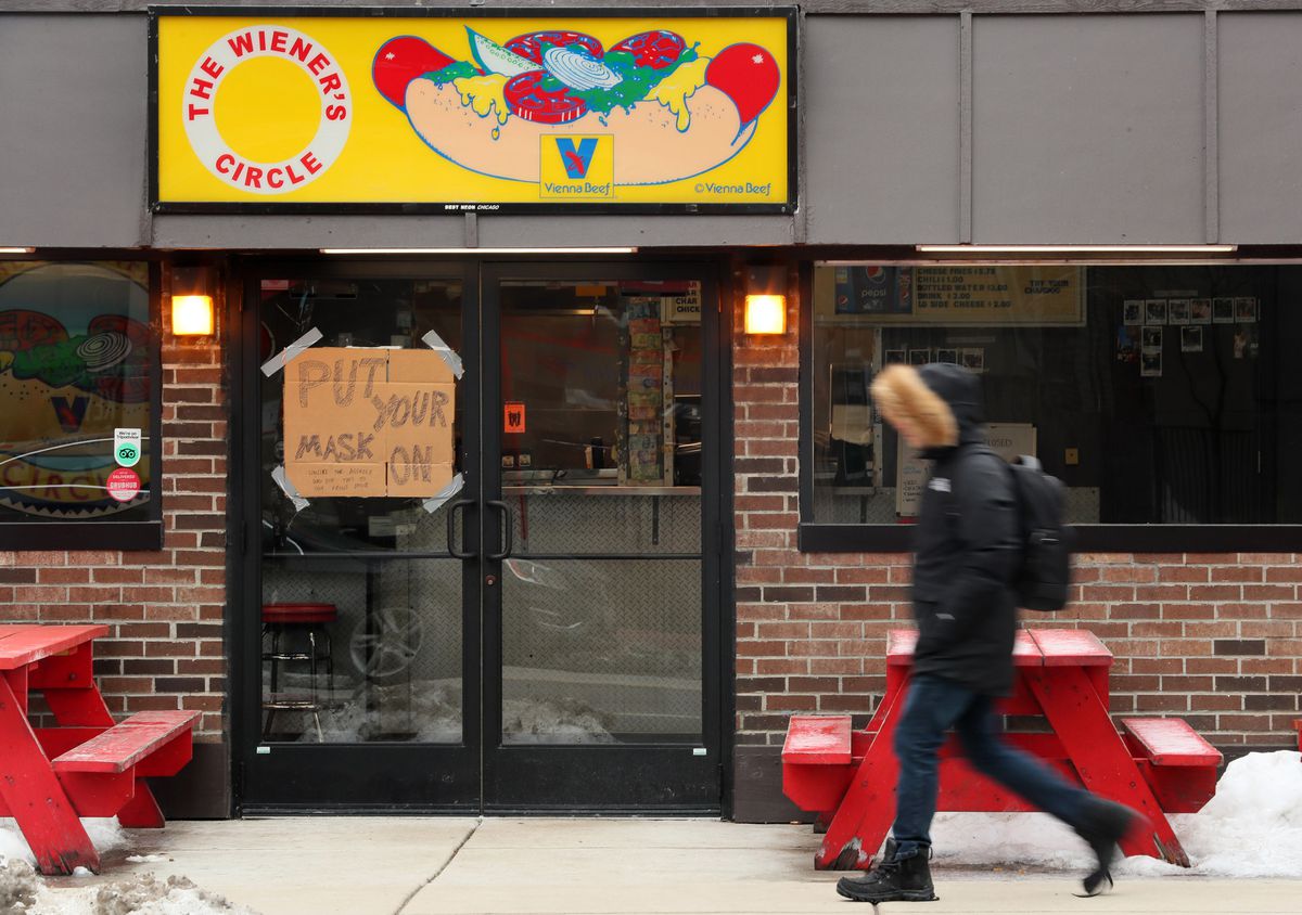 Man breaks door at The Wiener’s Circle restaurant after
refusing to wear a mask 1 Man breaks door at The Wiener’s Circle restaurant after
refusing to wear a mask 1