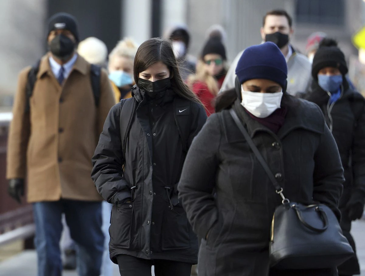Chicago’s top doctor hints the city mask mandate could end
when the state drops its rule on Feb. 28 1 Chicago’s top doctor hints the city mask mandate could end
when the state drops its rule on Feb. 28 1