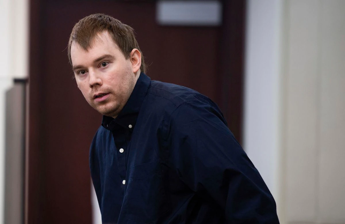Waffle House killer says God told him to open fire in
crowded Tennessee restaurant 1