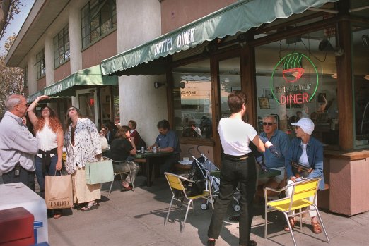 They saved it! Staffers to reopen Berkeley’s iconic Bette’s
Oceanview Diner 1