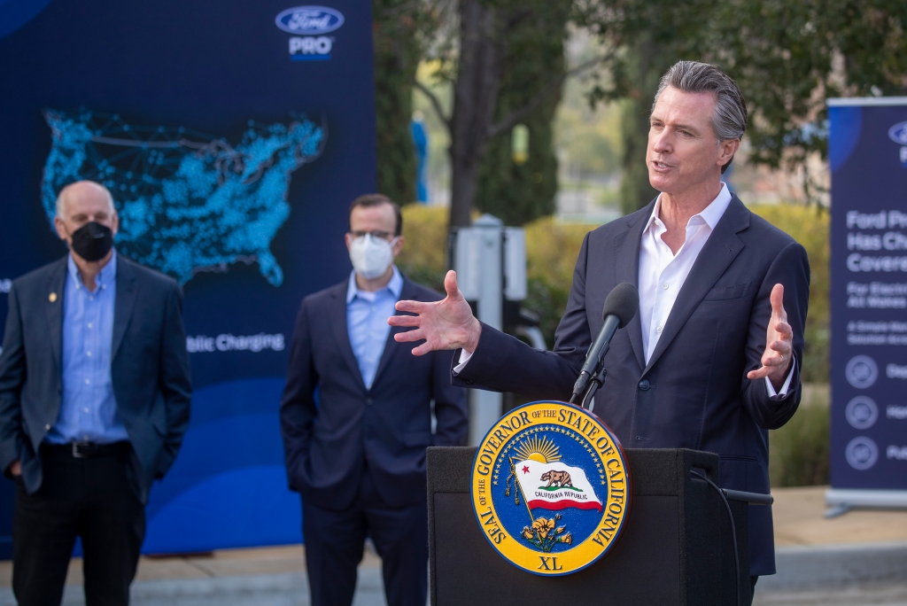 COVID-19 sick pay reinstated in California — along with more
aid for businesses 1