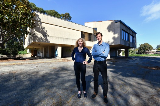 Vacant East Bay office building will house homeless
residents. More could follow 1