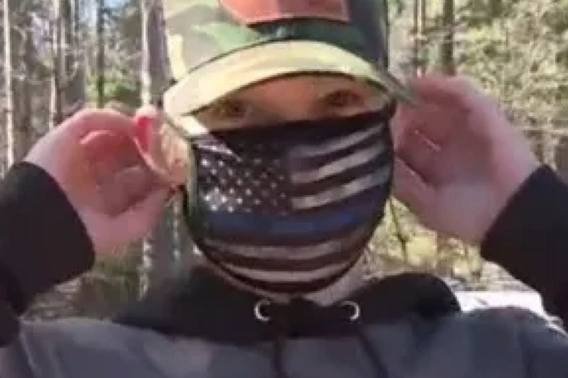 WATCH: Teacher Assails 13-Year-Old Son of Policeman Over His
Pro-Cop Mask, Calls It 'New Confederate Flag' 1