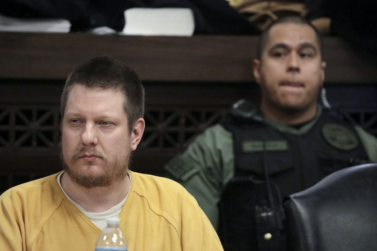 Former Chicago officer behind bars for fatally shooting
Laquan MacDonald released after serving less than half his prison
sentence 1 Former Chicago officer behind bars for fatally shooting
Laquan MacDonald released after serving less than half his prison
sentence 1