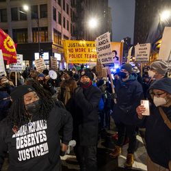 Ja’Mal Green fined, ordered to stay away from federal
courthouse after Van Dyke protest 1