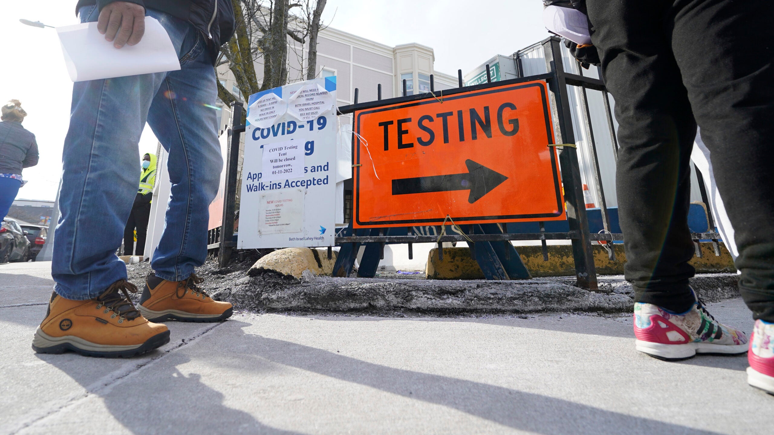Mass. reports 6,725 new COVID-19 cases over 3 days, as well
as 56 new deaths from Friday 1