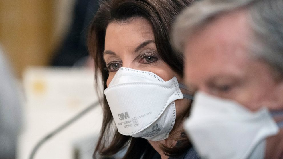 Hochul to announce decision on broad New York mask
mandate 1